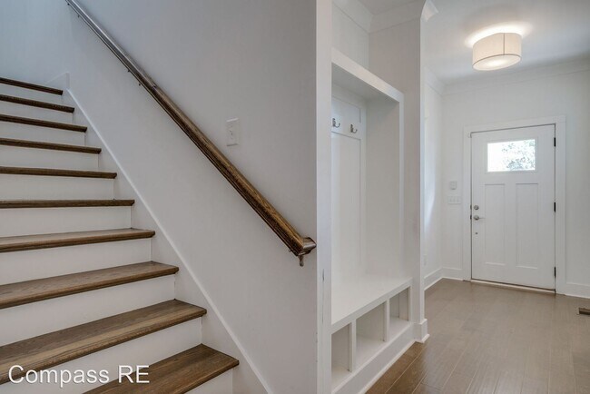 Building Photo - 3 br, 3 bath House - 5906 Deal Ave. Unit #B