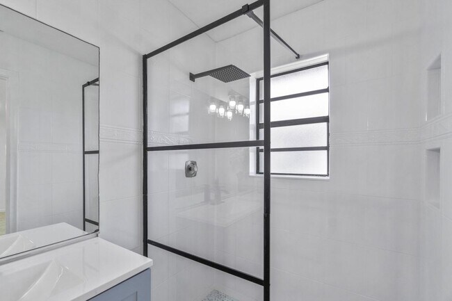 Foto del edificio - 1620 Granfern Ave