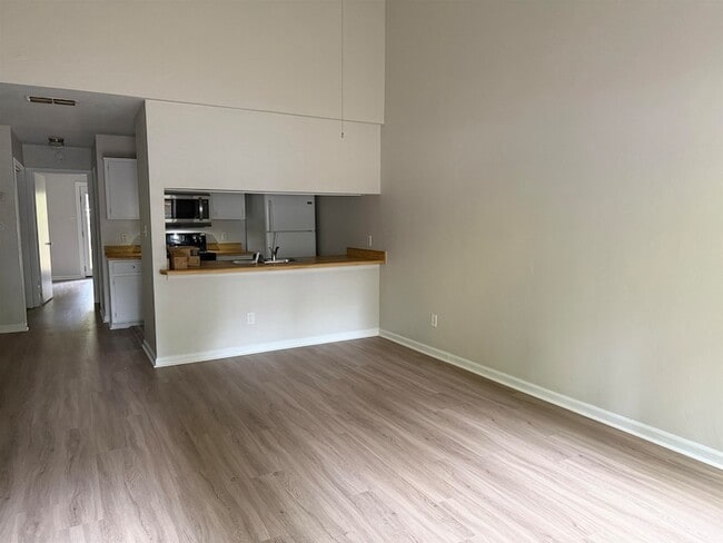 Foto del edificio - 203 Parkbrook Cir