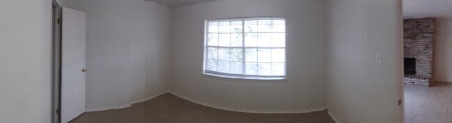 bedroom - 675 Wooddale Blvd