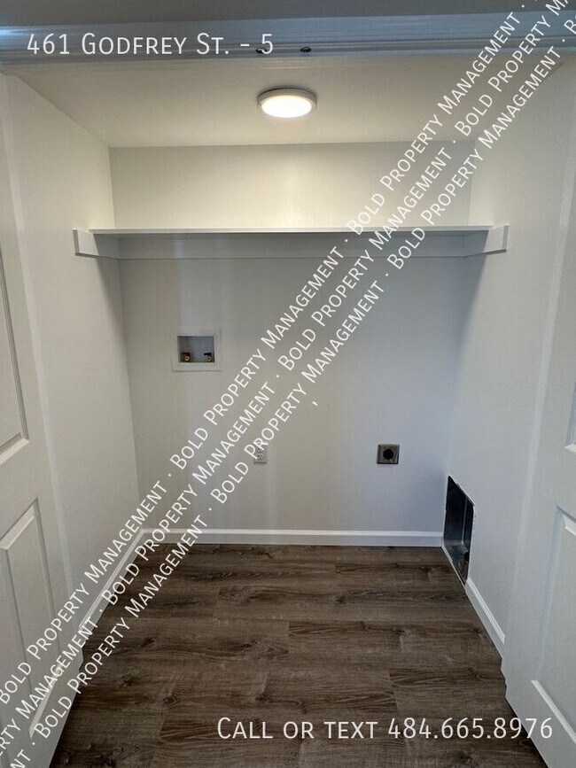 Foto del edificio - 461 Godfrey St