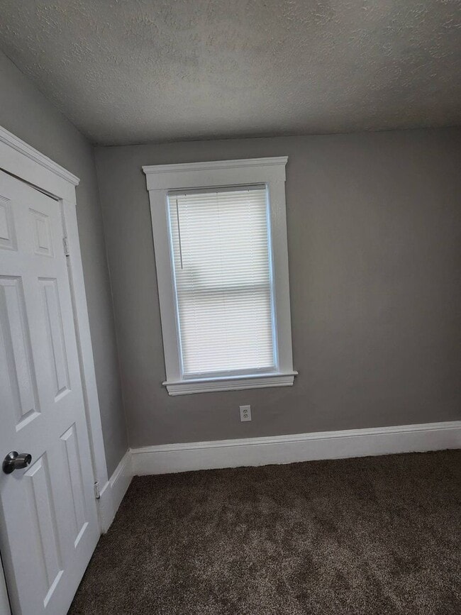 Foto del edificio - 9720 Denison Ave