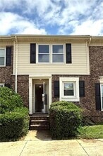 Building Photo - 421 Kirkcaldy Ct