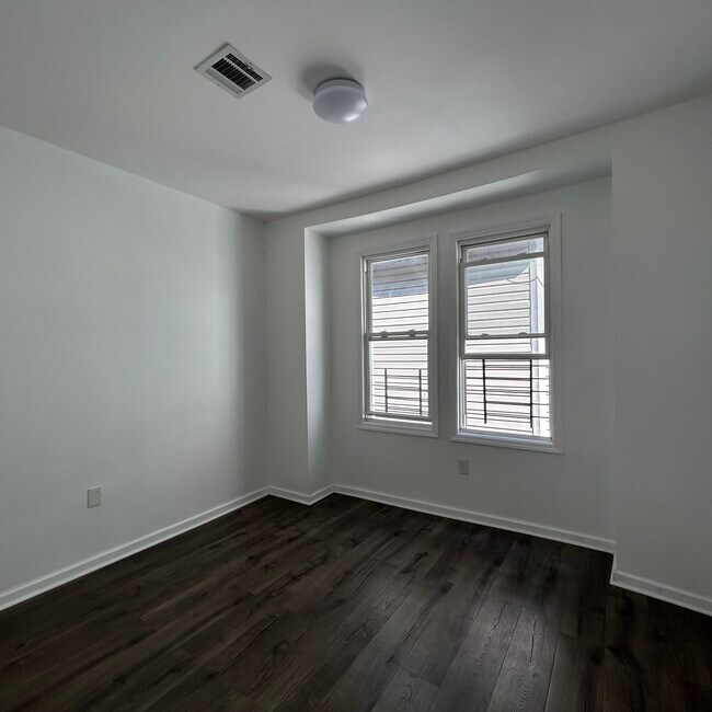 Foto del edificio - 245 N 11th St