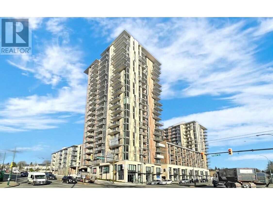 Photo principale - 8188-8188 Fraser St