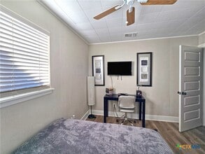 Building Photo - 553 Scenic Dr