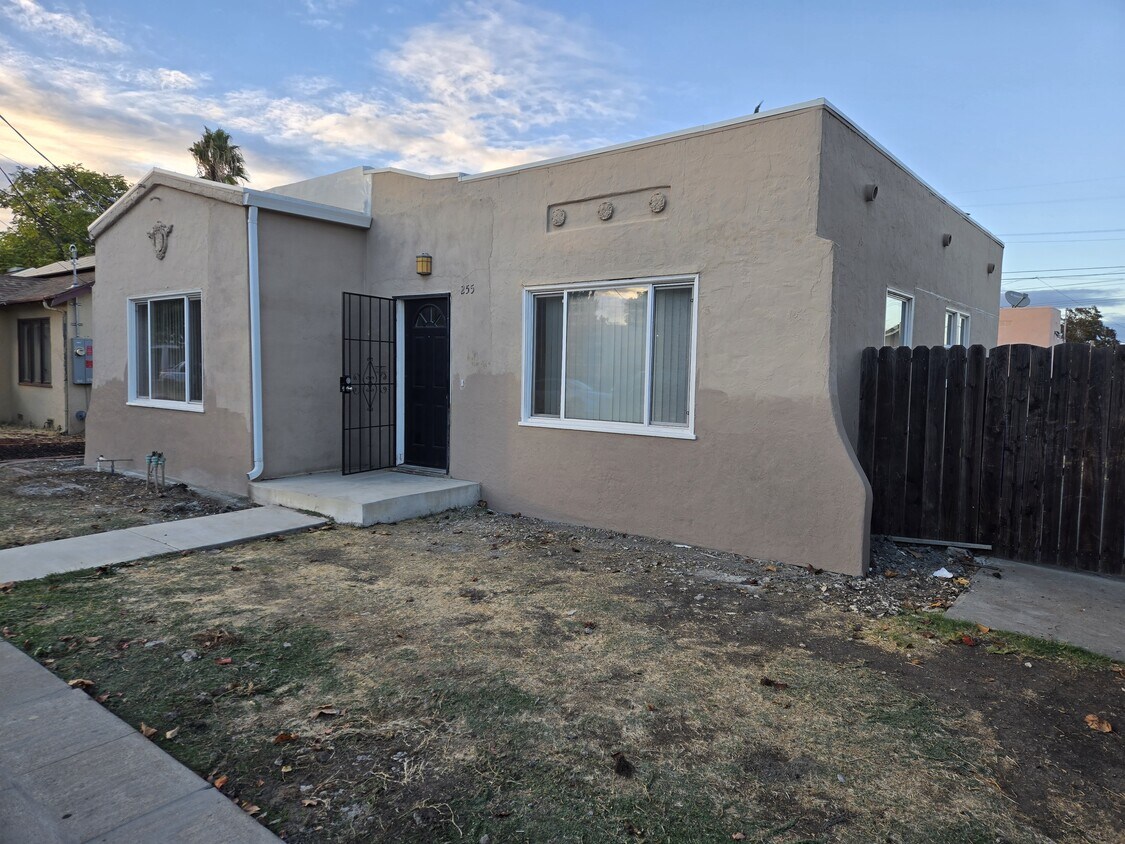 Foto principal - 255 E 16th St