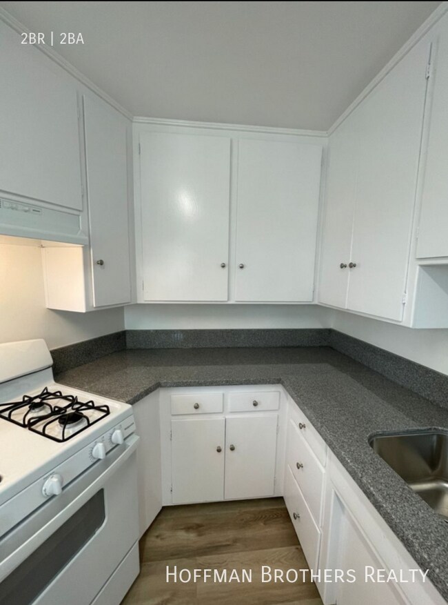 Foto del edificio - 6039 Whitsett Ave