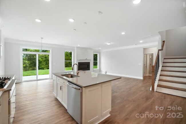 Building Photo - 5409 Verona Rd