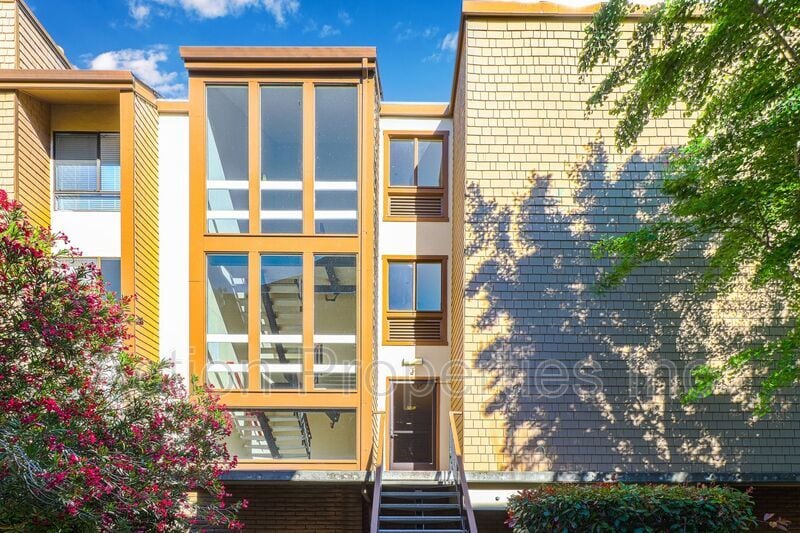 49 Showers Dr Unit J317, Mountain View, CA 94040 Condo for Rent in