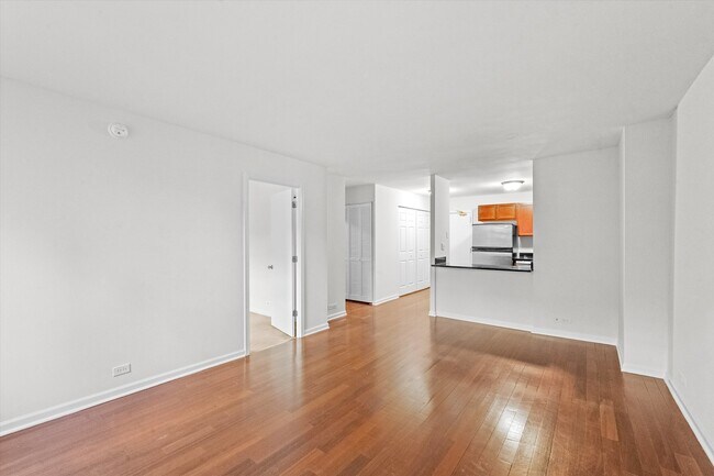 Foto del edificio - 222 E Pearson St