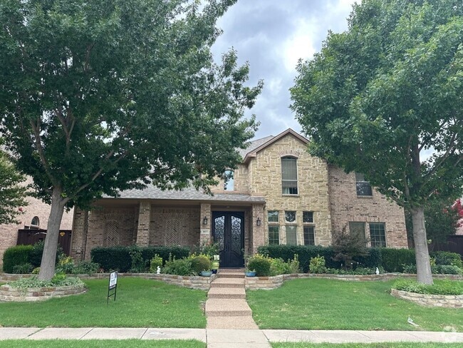 Building Photo - 8013 Sutherland Ln