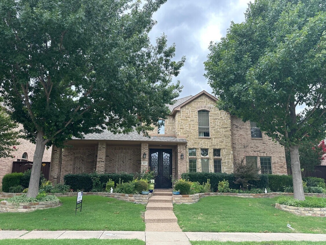 Foto principal - 8013 Sutherland Ln