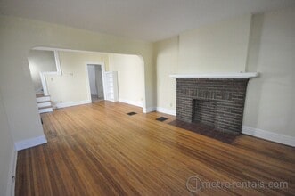 Building Photo - 2682-2684-2684 Hibbert Ave