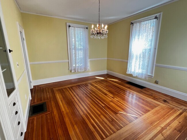 Building Photo - 45 Holbrook St