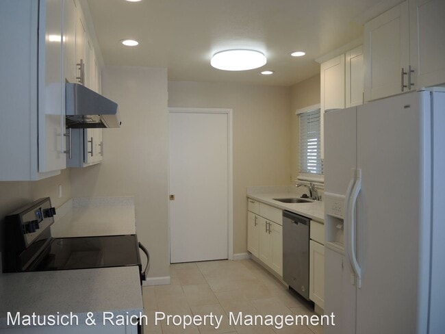 Building Photo - 3 br, 2 bath House - 1570 Hallbrook Drive