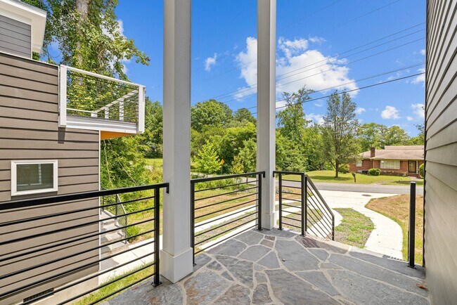 Foto del edificio - Spacious, Modern New Construction, 3 Bed, ...