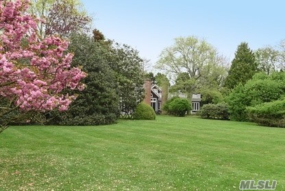 Foto del edificio - 8 Aspatuck Rd