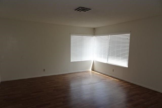 Foto del edificio - 4232 Larkwood Ave