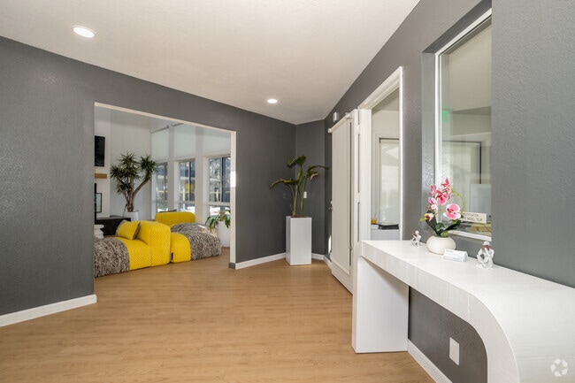 Lobby - Temescal Apartments
