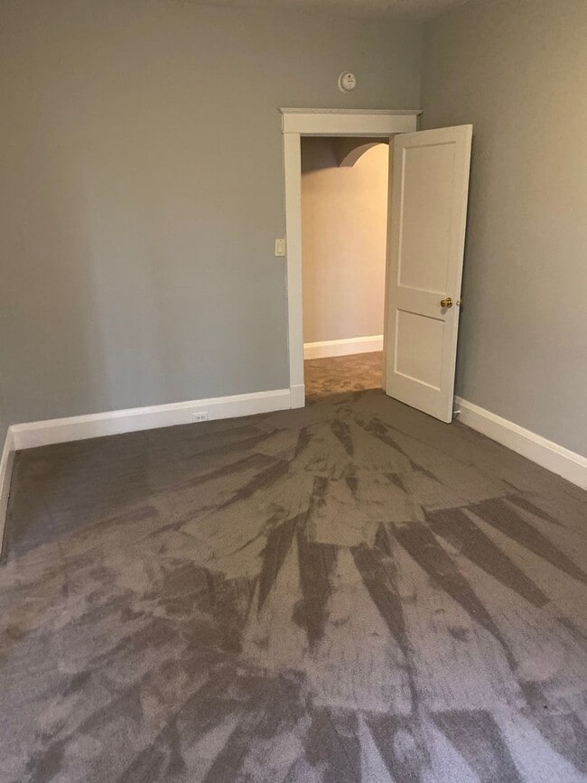 Foto del edificio - 2108 Thistlebloom Ave