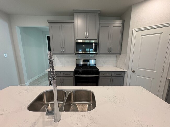 Foto del edificio - Amazing Lagoon Style Community!