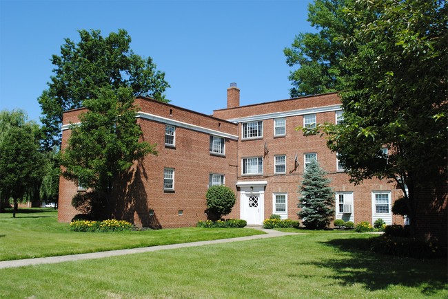 Building Photo - 25211 Lakeshore Blvd