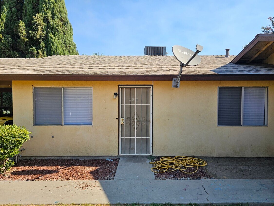 Primary Photo - 908-910F