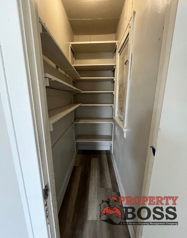 Foto del edificio - 519 W Columbus Dr