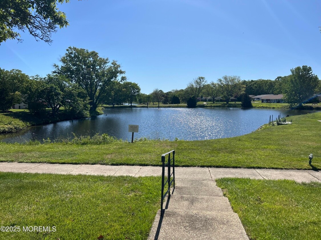 Foto principal - 246B Jefferson Ct