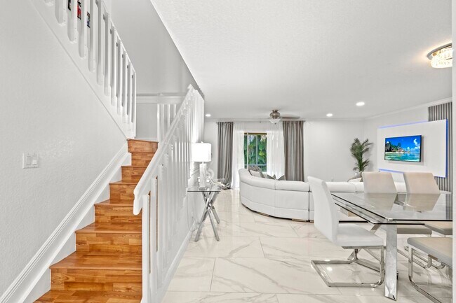 Foto del edificio - 6126 Sugar Loaf Ln