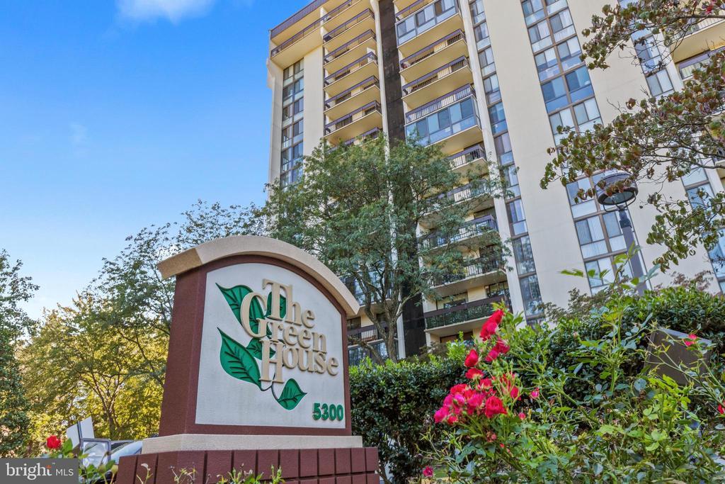 Foto principal - 5300 Holmes Run Pkwy