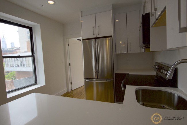 Building Photo - 43 2nd Ave