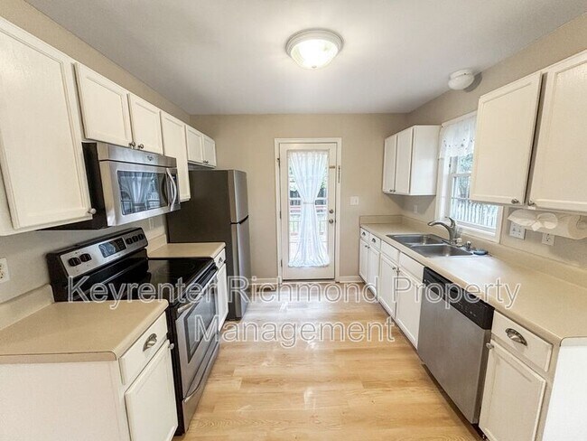 Foto del edificio - 7607 Blue Cedar Dr
