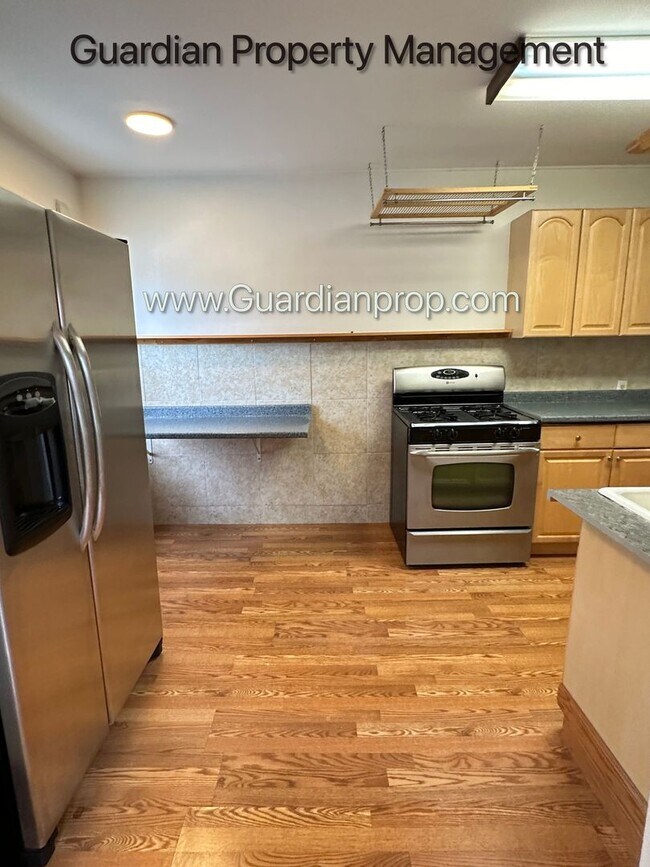 Foto del edificio - Linden Hills Upper Level Duplex, Sunroom, ...