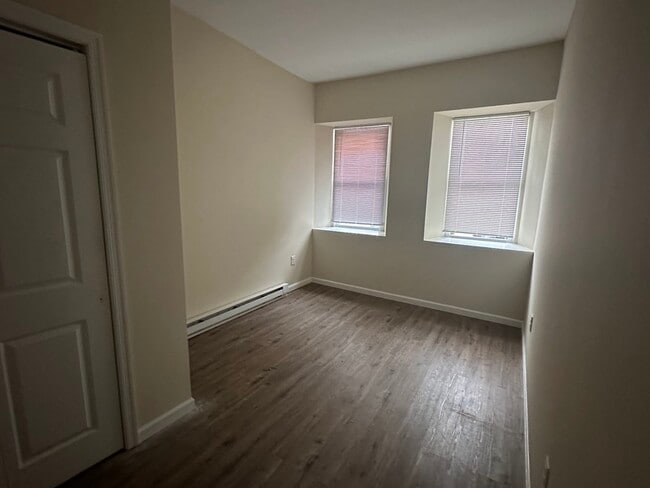 Building Photo - 1350 Willow St