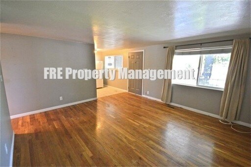Building Photo - 1391 S 200 E