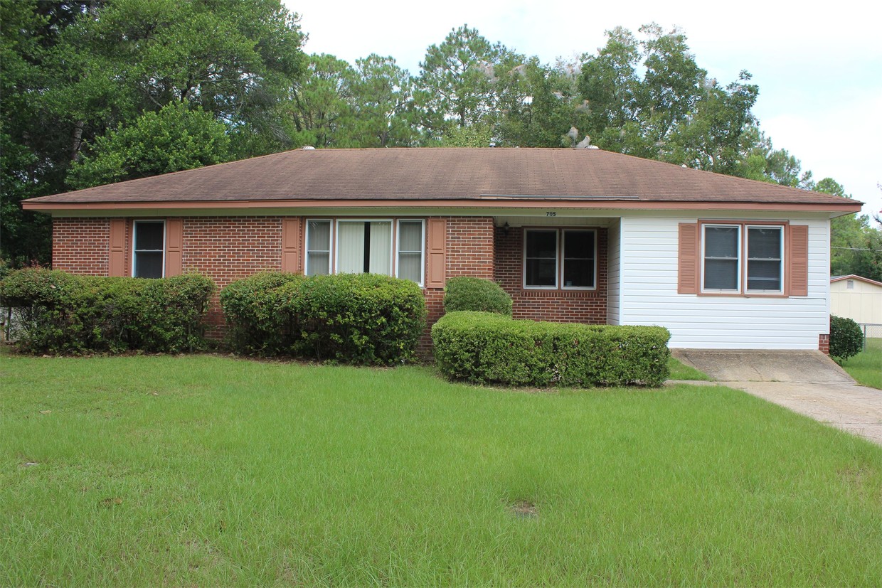 Primary Photo - 705 S Magnolia St
