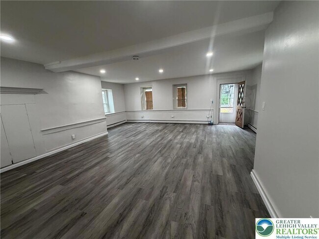 Foto del edificio - 1037 N 6th St Ext