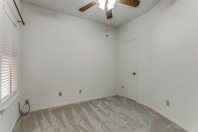 Foto del edificio - 809 Waverly Dr