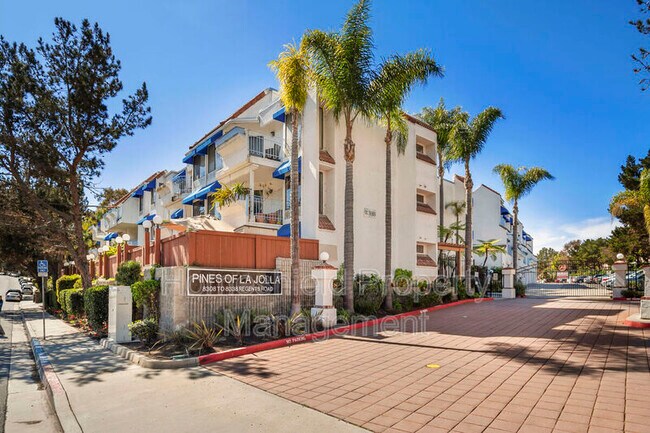 Foto del edificio - 8310 Regents Rd