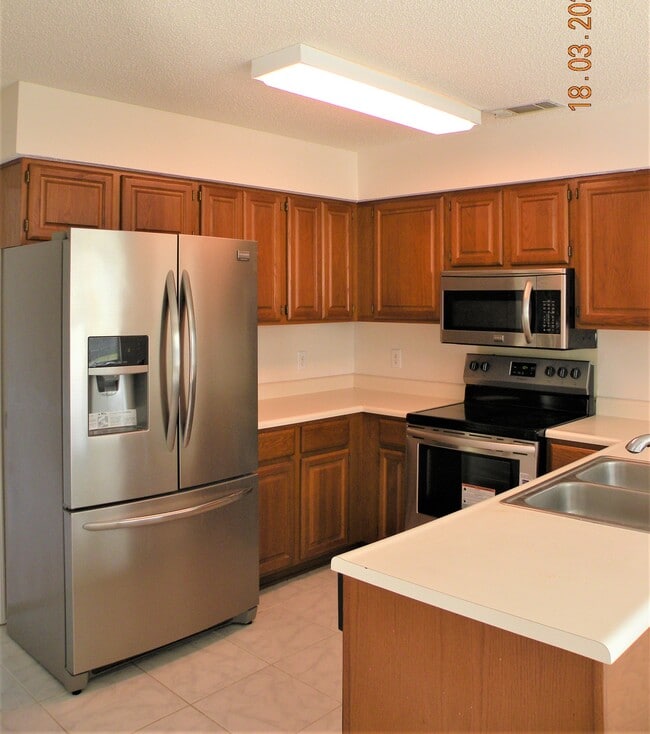 Foto del edificio - 160 Lions Gate Rd