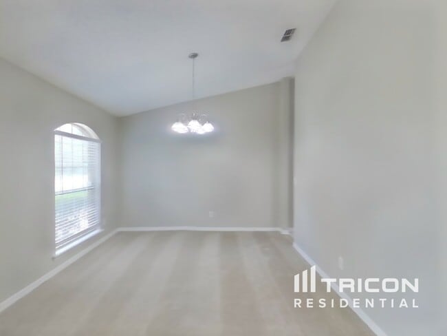 Foto del edificio - 691 Fruit Cove Forest Rd E