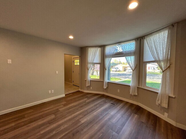 Foto del edificio - Charming 2 Bedroom Home in Downtown Ellensburg