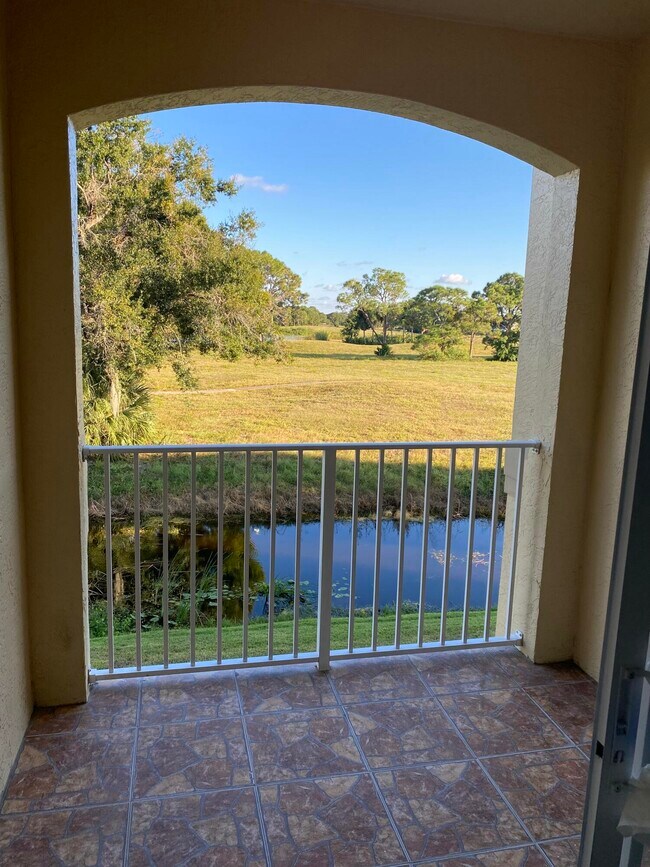 Foto del edificio - 2080 Greenview Shores Blvd