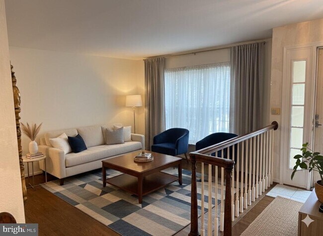 Building Photo - 10775 Brewer House Rd