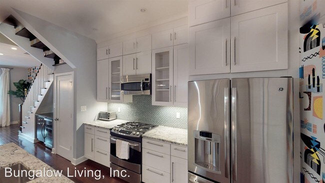 Building Photo - 624 3rd St NE