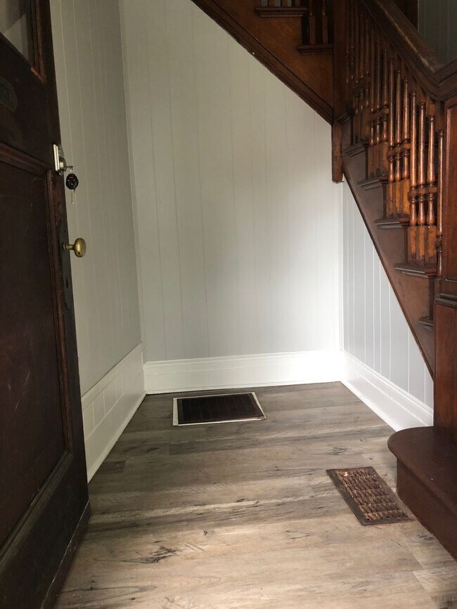 Foto del edificio - 291 Pearl St | Apt B | 2 BD/1 BA | Great L...
