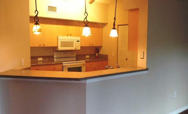 Building Photo - 360 Crestwood Cir