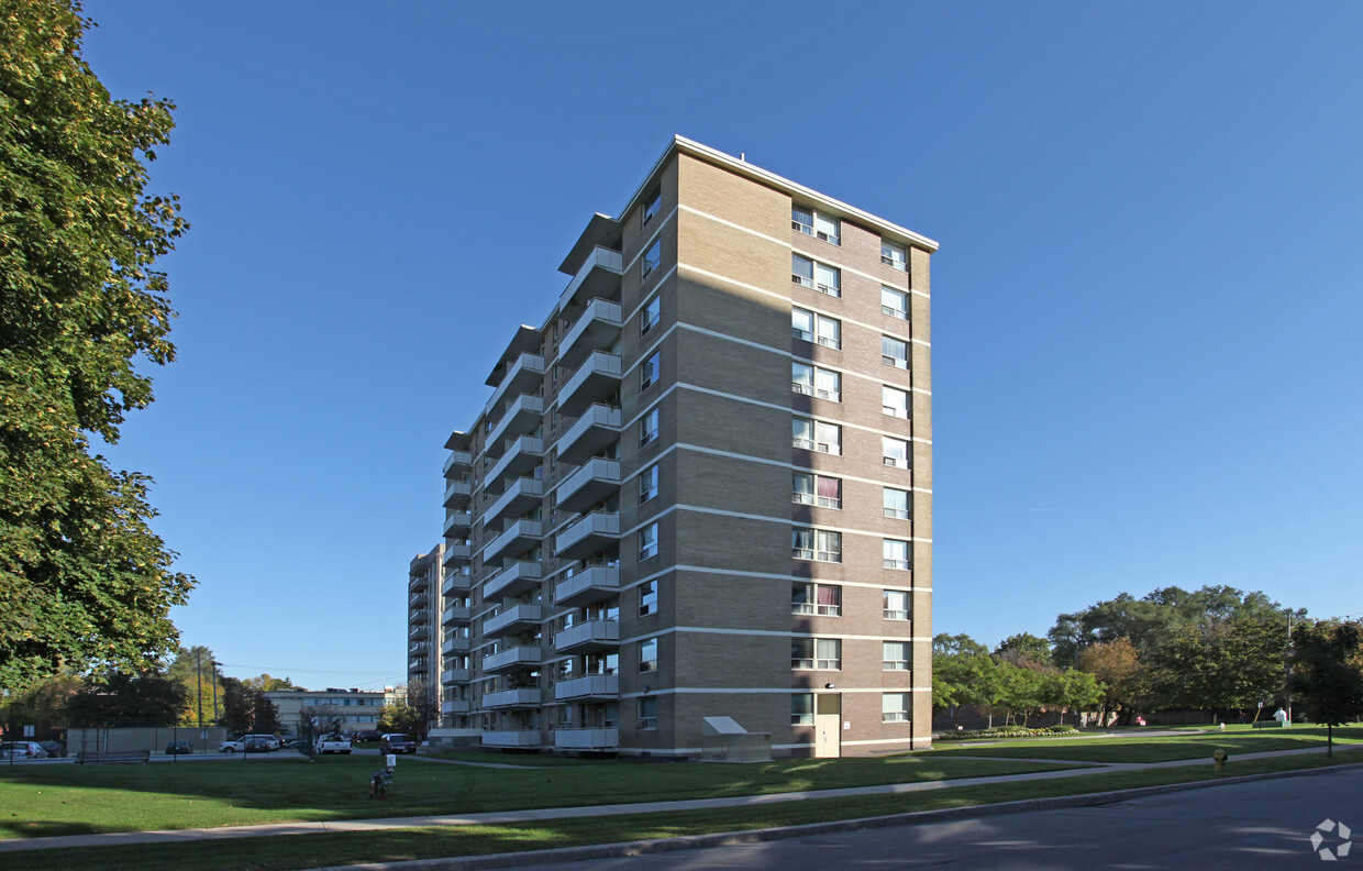 Building Photo - Hillhurst Park